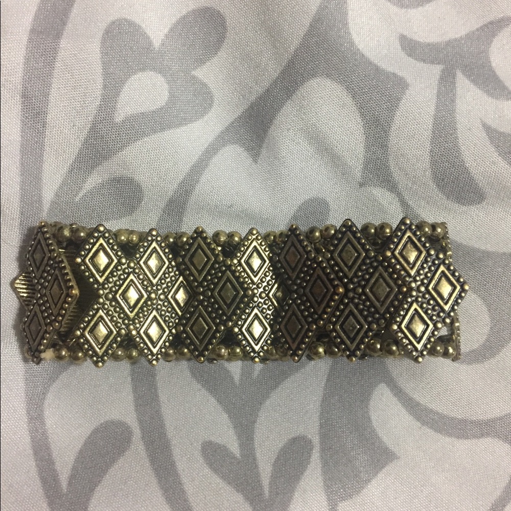 🚫 SOLD 🚫 Stretchy gold diamond pattern bracelet